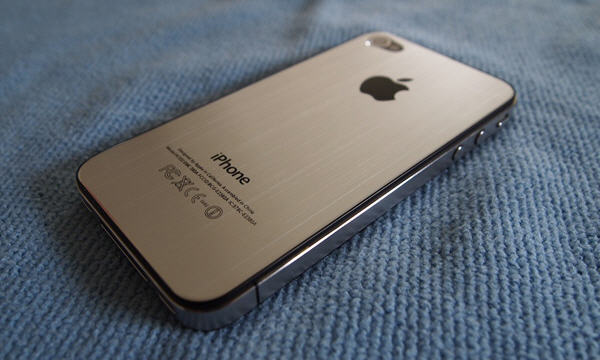 expected-iphone-5-metal-backside